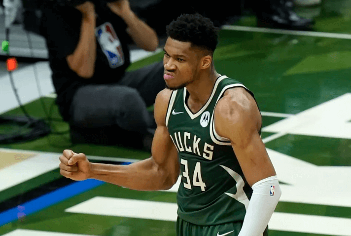 公鹿球星Giannis Antetokounmpo